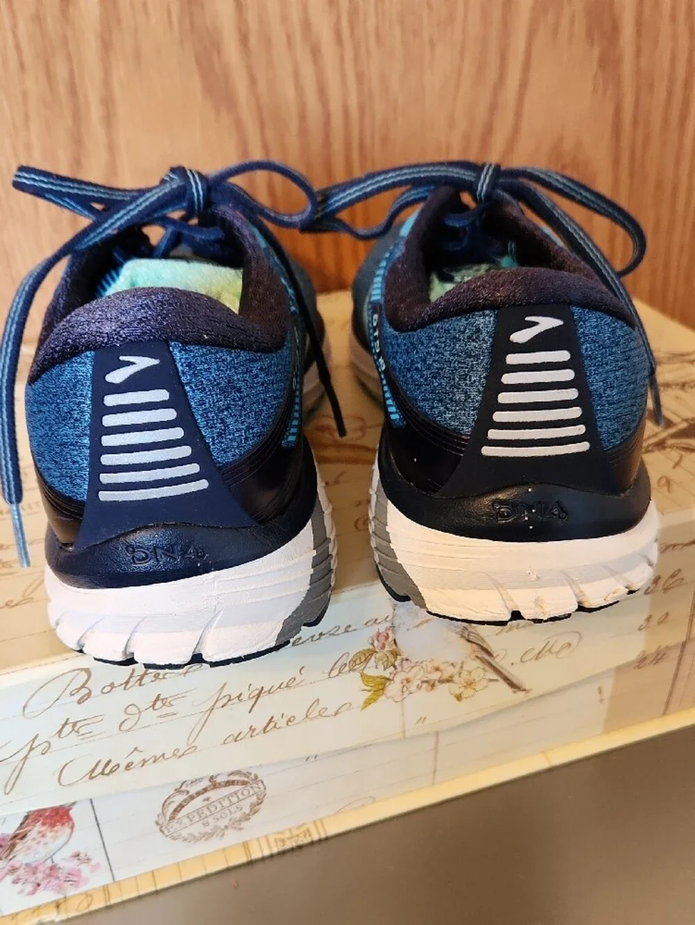 Brooks Adrenaline GTS 18 Pull Blue and Teal Running Shoe